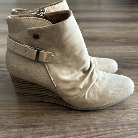 Women’s blowfish wedge bootie size 6.5 - Picture 3 of 4